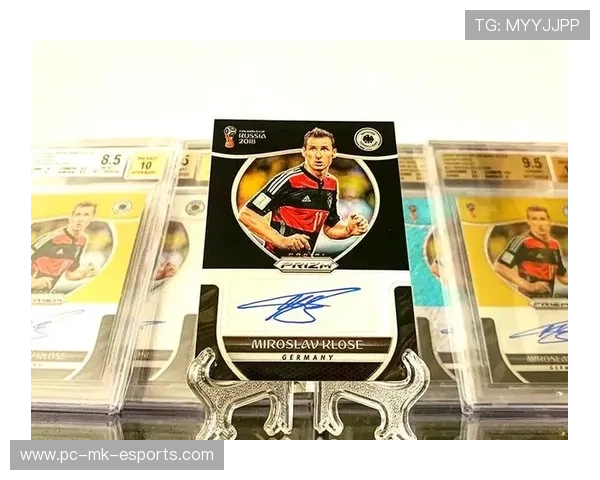 足球红波纹球星卡市场价格分析及收藏价值探讨